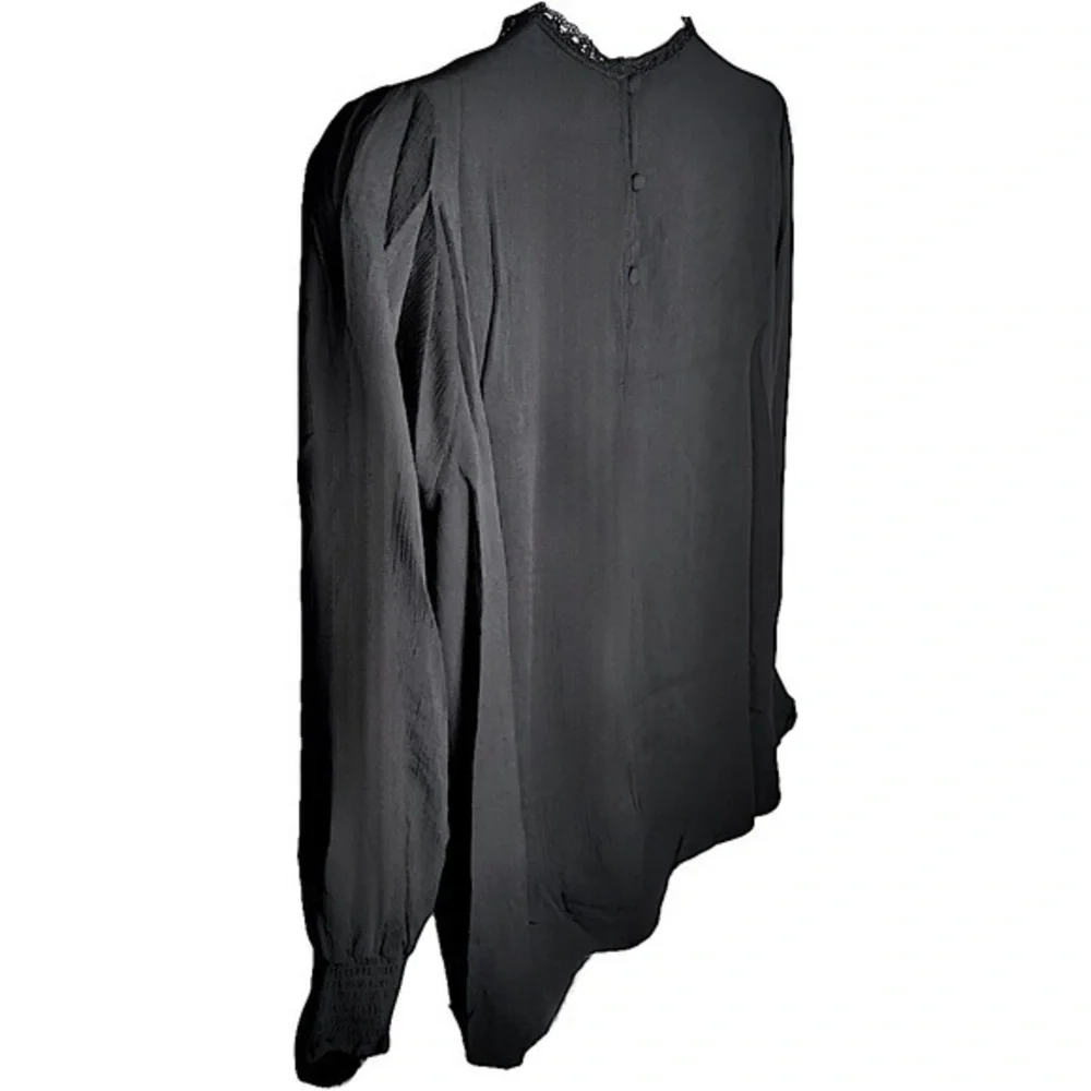 TORRID Black Crinkle Gauze Crochet‎ Blouse NWT